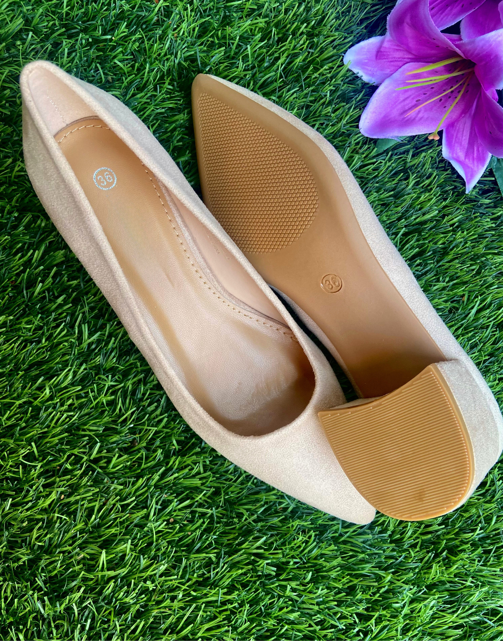 Zapato Viviana gamuza tacón grueso beige