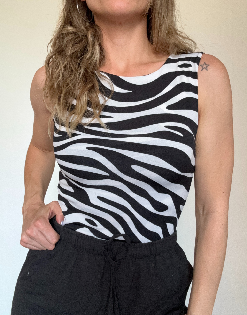 Body halter Zarah print sin mangas