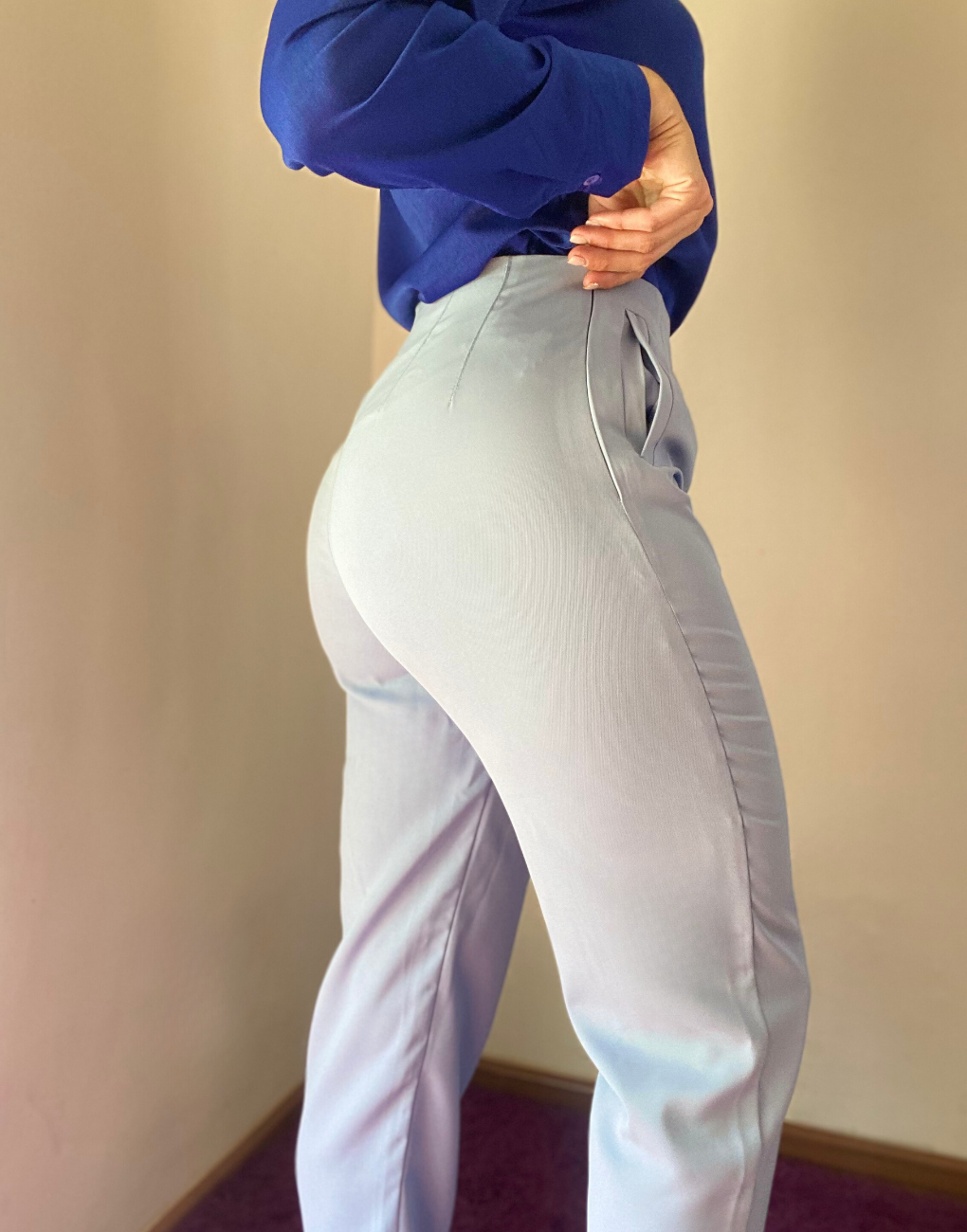 Pantalón de vestir con pinzas Daphne