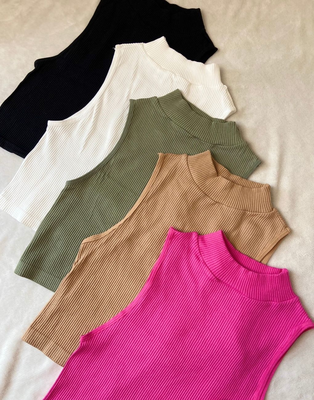 Top Halter Ignacia sin mangas cuello alto